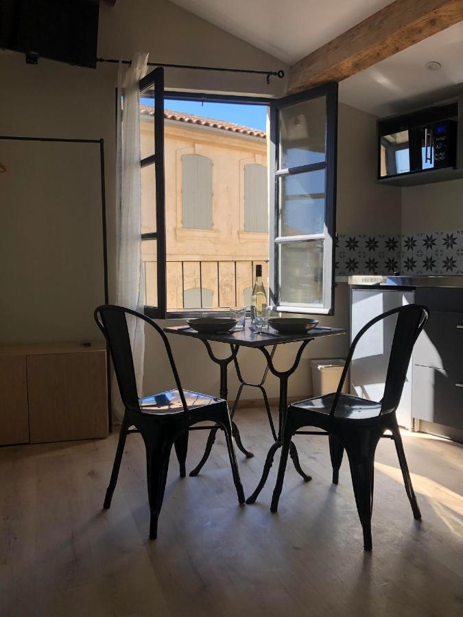 Arles: Studio De La Place Luaran gambar